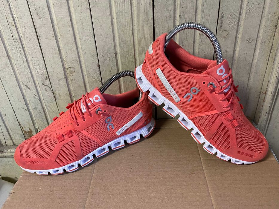 ''On Cloud''оригинални маратонки 37 номер