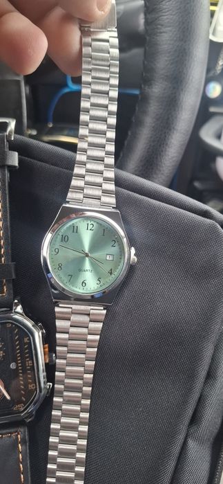 Поставка за чаша