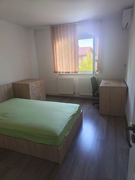 Închiriez garsoniera