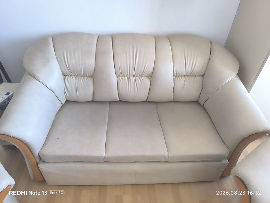 Set canapea extensibila cu fotolii din piele naturală