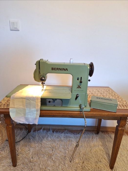 Mașină de cusut vintage Bernina 121 (1956) –  complet funcțională