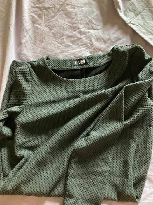 Вталена дамска рокля от еластично трико