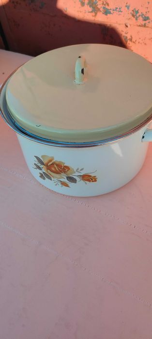 Кастрюли разные б/у