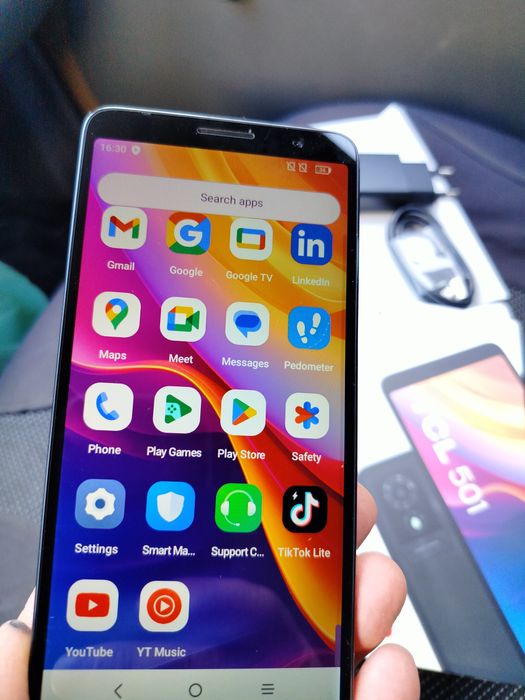 Smartphone TCL 501 nou