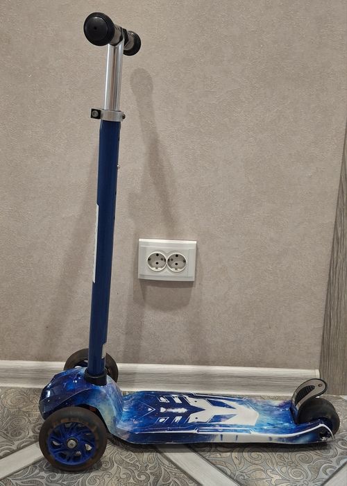 Продам детский самокат