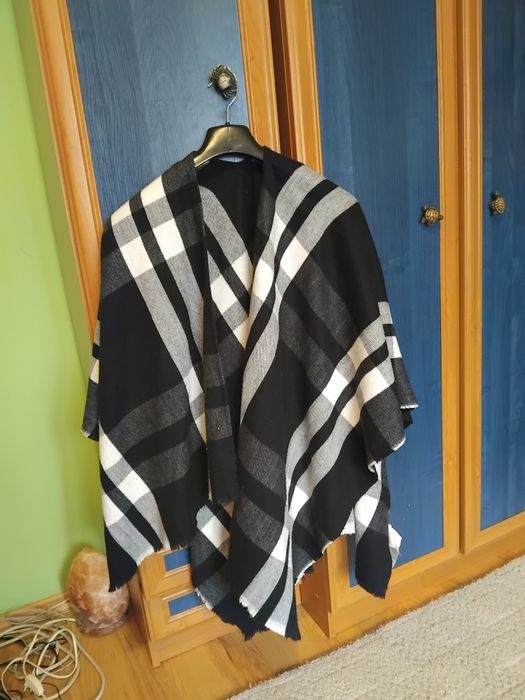 Дамско зимно пончо от топъл плат стилно