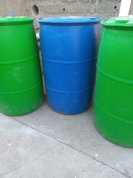 Продам бочки пластиковые