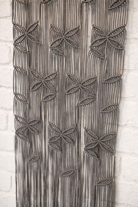 Панно макраме серое