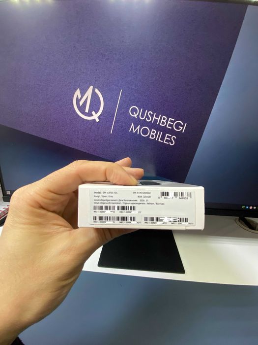 Ochilmagan! yengi telefon sovg`aga kegan Samsung A17 8*256GB Grey