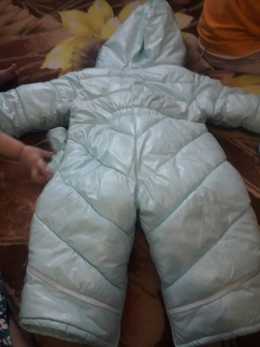 Срочно продам детский зимний комбинезон