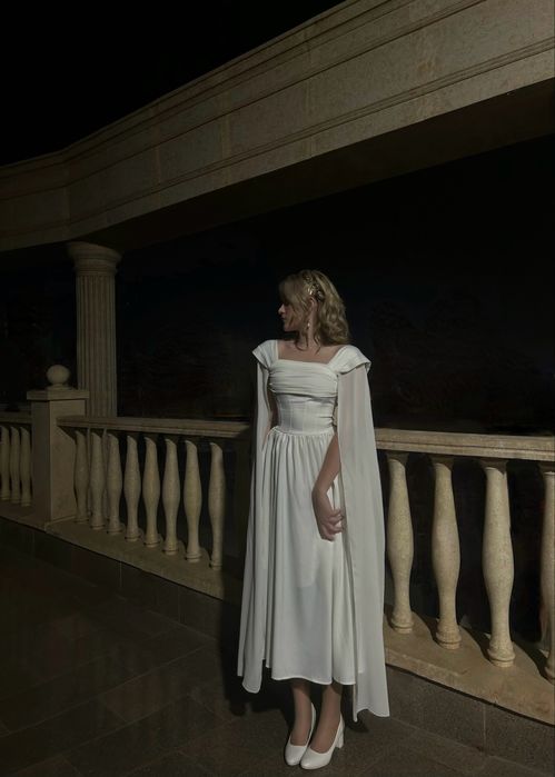 Вечернее белое платье на выпускной