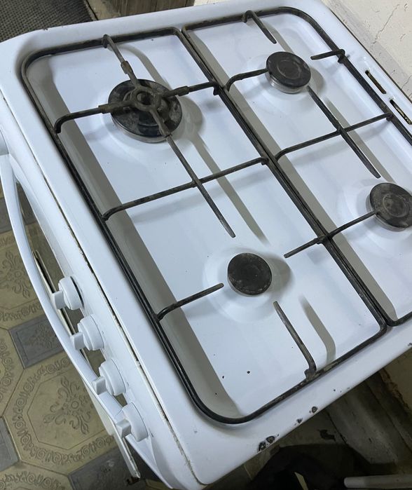 Продам газовую плиту