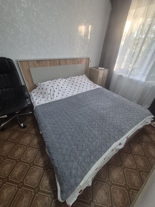 Продам спальный гарнитур