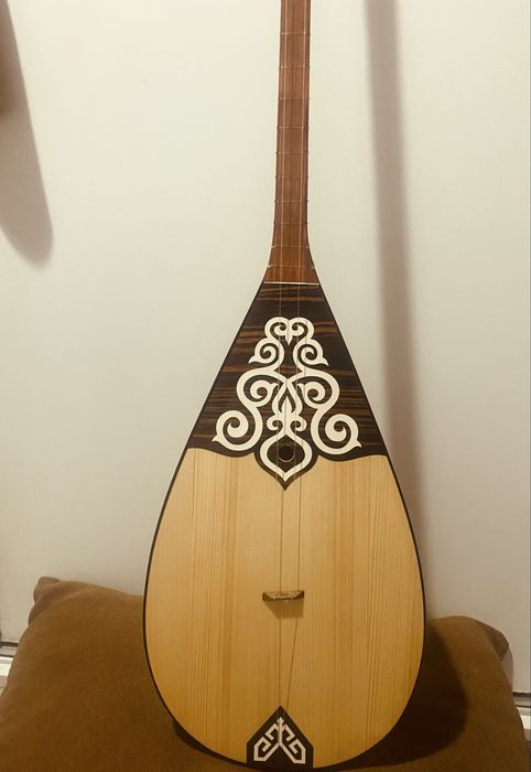 Домбыра жақсы сапада