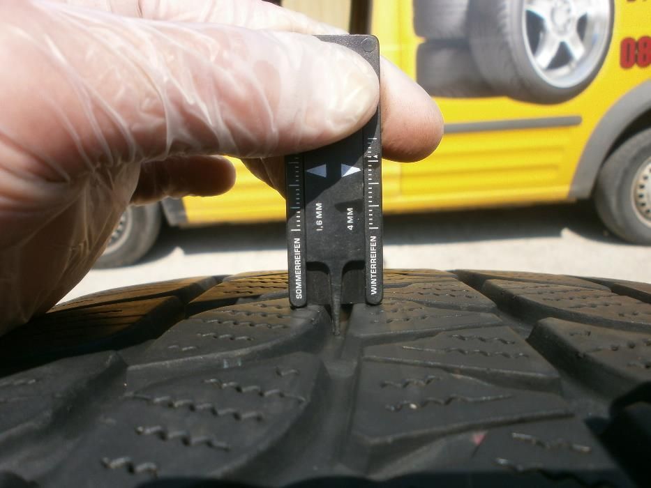 255/40/20 Бриджстоун Близак 2011г 7мм Единичка