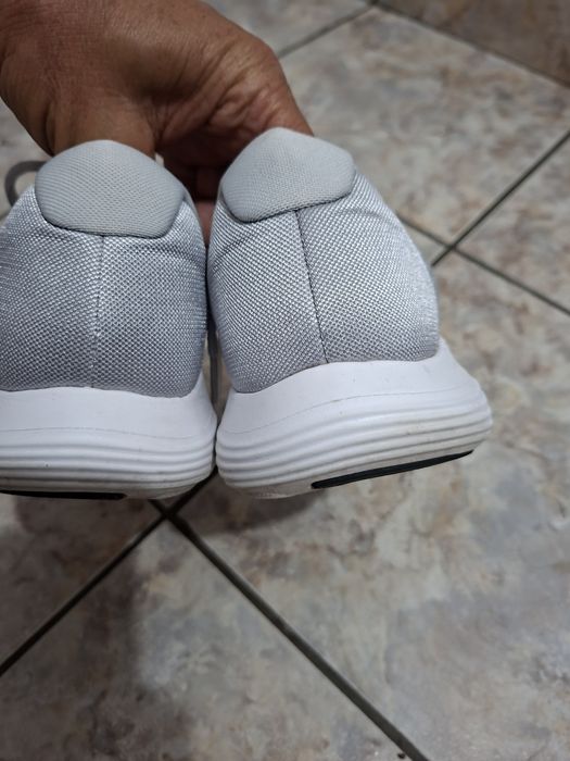 Vînd adidasi Nike si Adidas 99