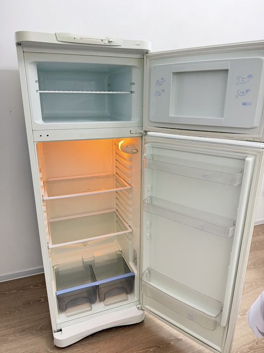 Продам 2х камерный Холодильник