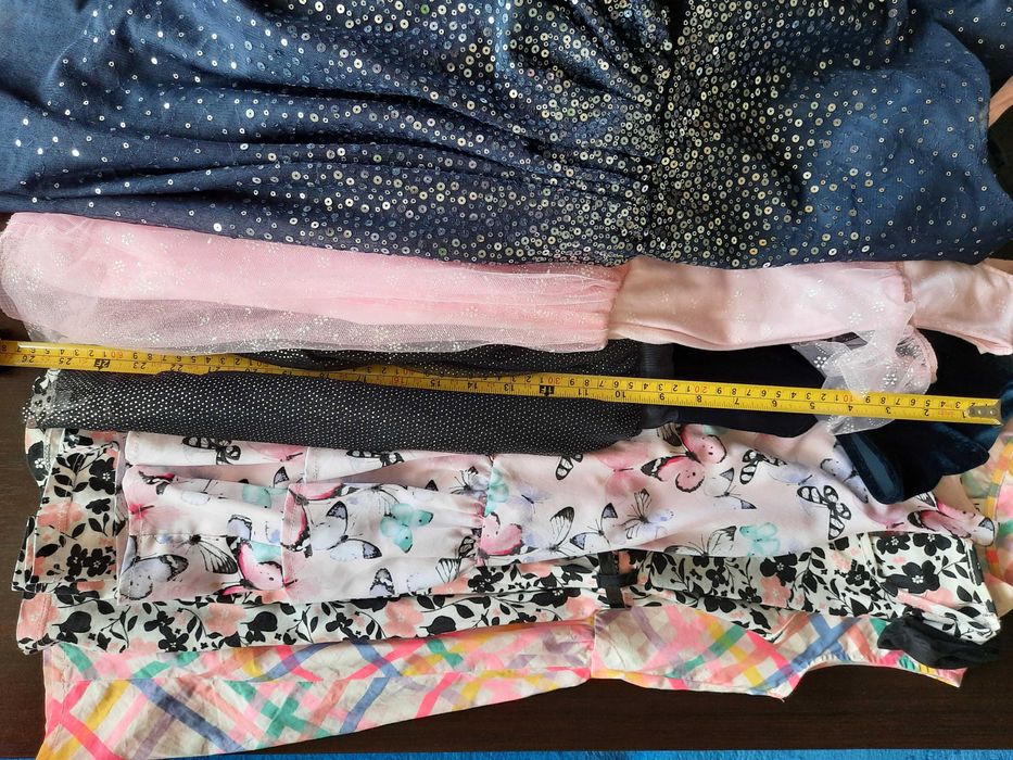 красиви рокли за момиче LC WAIKIKI и H&M, 6/7г, 2 броя - 10лв