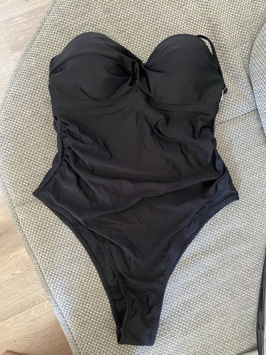 Costum de baie intreg