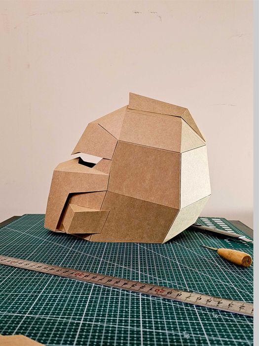 Декоративный 3D шлем из крафт-картона