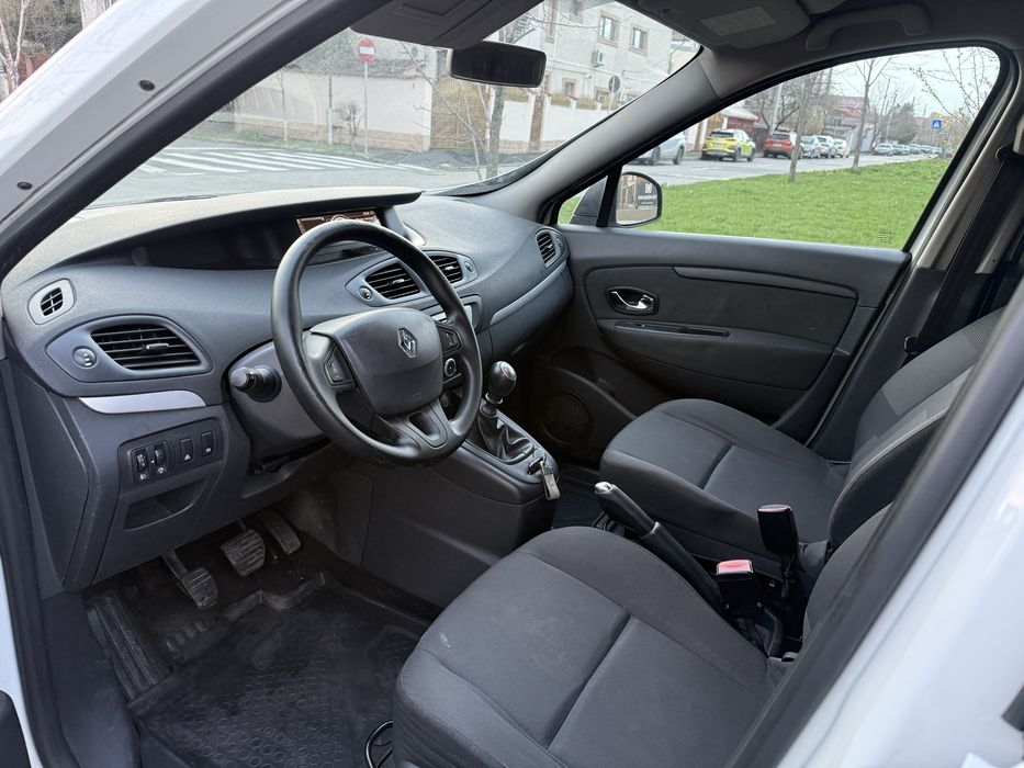Renault Grand Scenic 3  2012  7 locuri facelift