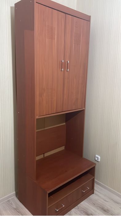 Мебель, два девана и два шкафа