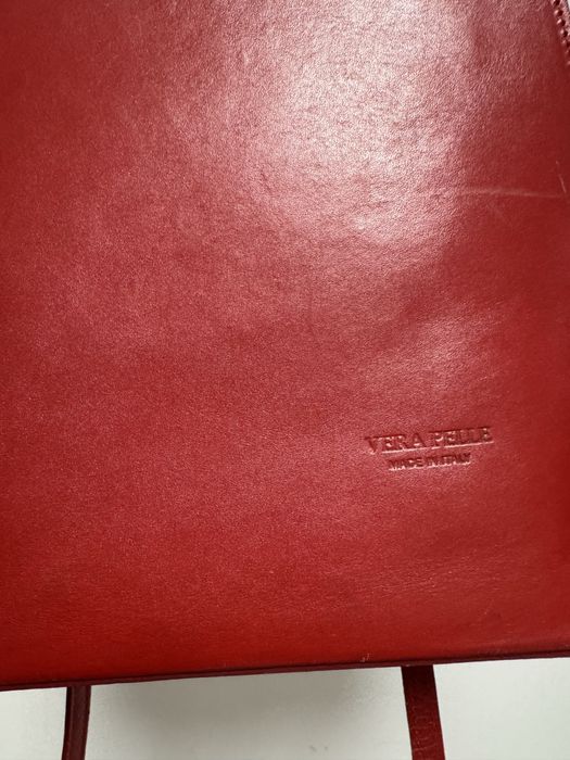 Чанти се продават по отделно всяка;  червената е Vera Pele естествена