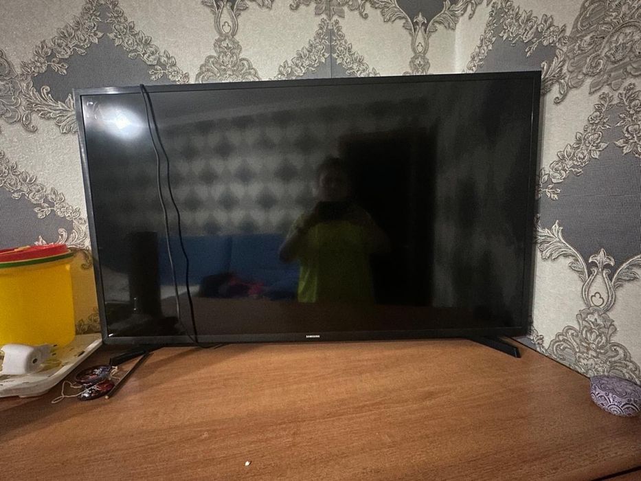 Телевизор смарт.