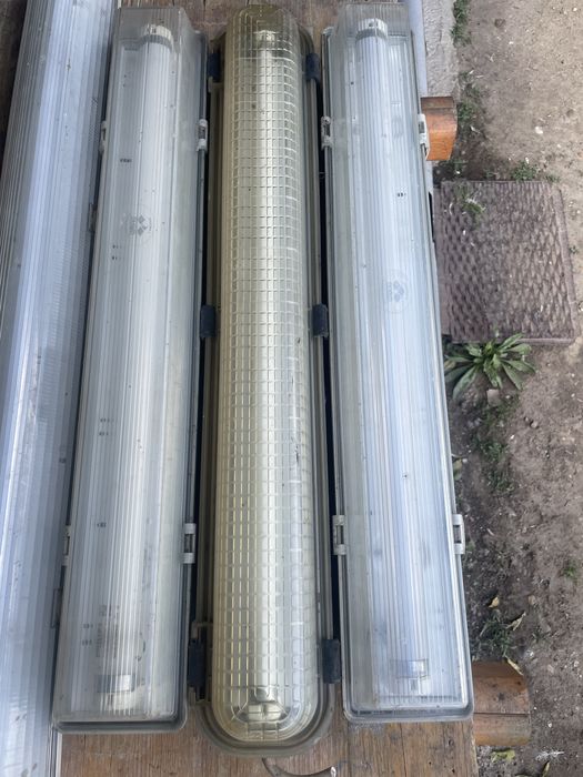 Lampi cu Neoane incluse