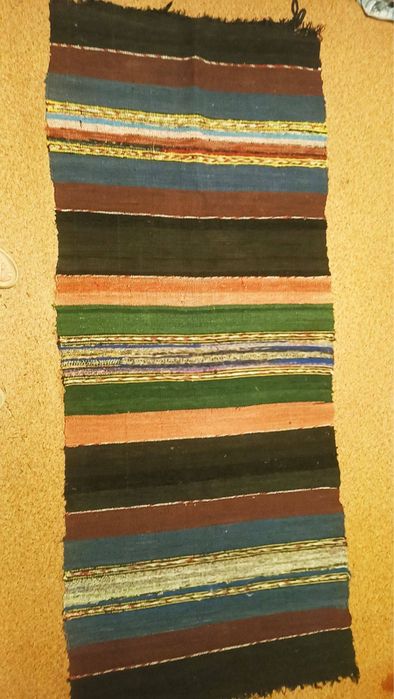 Продавам домашно ръчно тъкани черги!