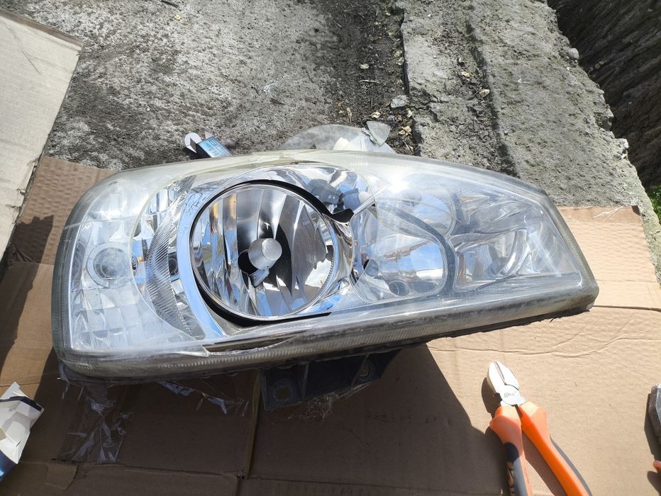 Фара Lada Kalina 1