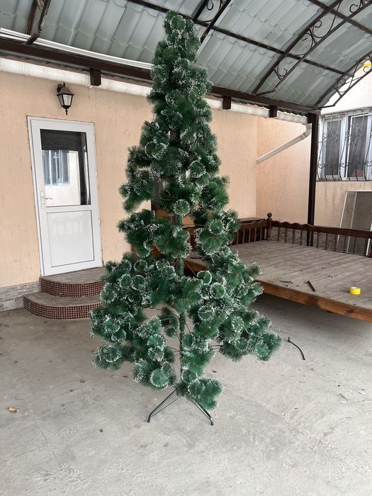 Елка искуственое