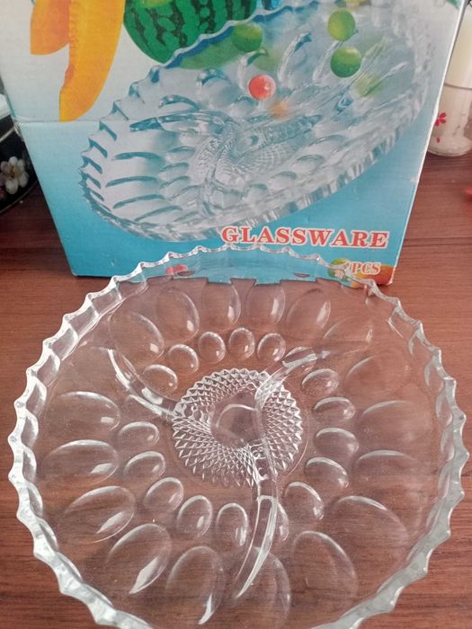 Стеклянное блюдо, тарелка, подставка, менажница