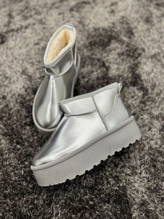 Боти и чанта Moschino