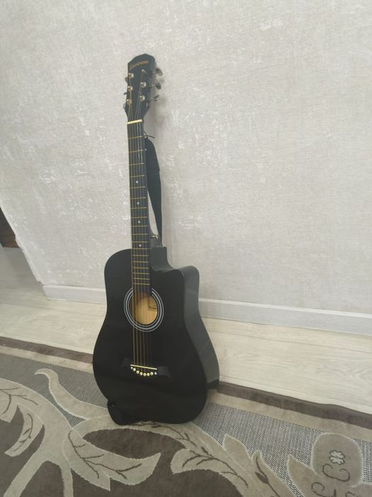 Гитара акустическая бу продам