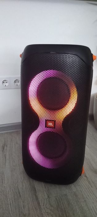 Vând JBL PartyBox 110
