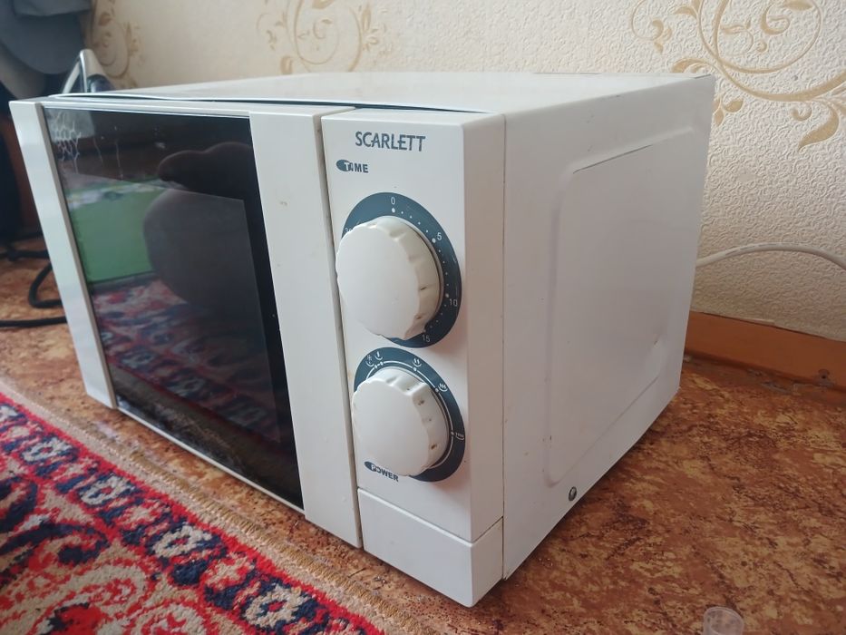 Микроволновка Scarlett рабочая