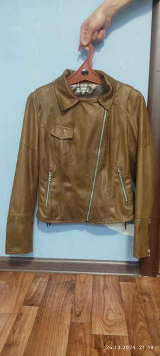 Продам куртку женская(косуха)