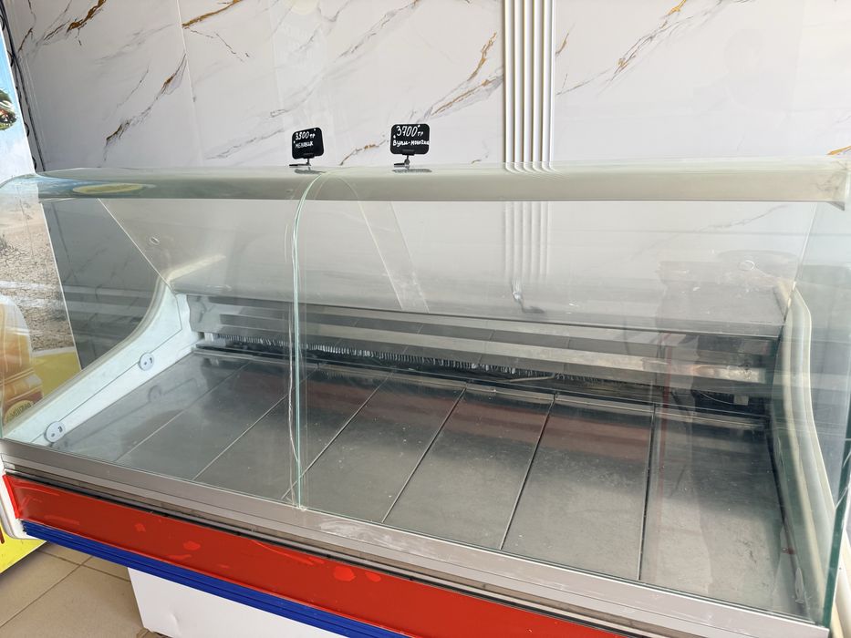 Витринный холодильник б/у