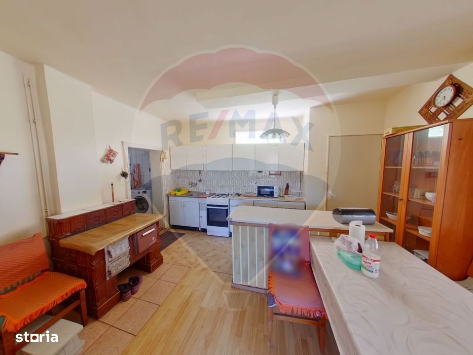 Casă / Vilă cu 4 camere de vânzare, teren generos!
