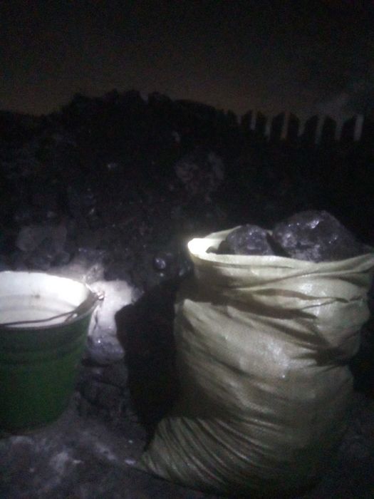 Продам уголь, дрова в мешках.