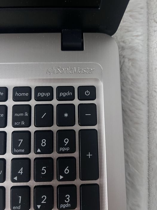 Laptop Asus model X540M