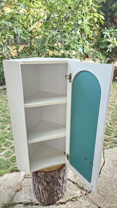 Două dulapuri suspendate pentru baie
