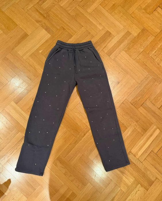 Дамски камплект сив с камъци