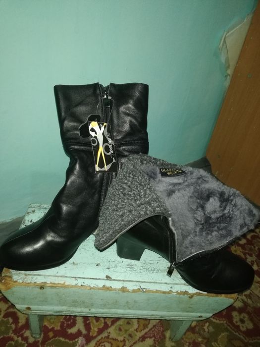 Продам Модельные  зимние сапоги