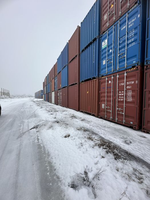 Продаём контейнера  20 футовые и 40 футовые