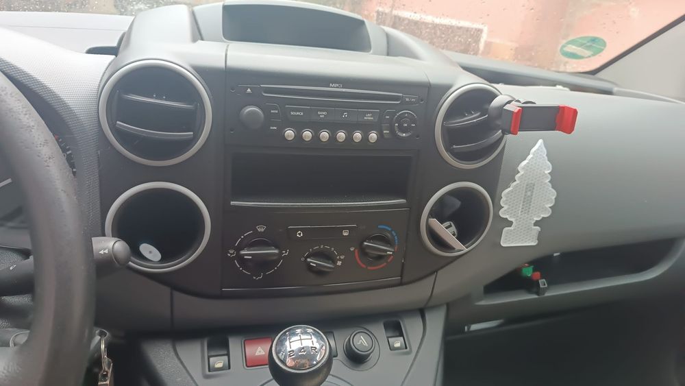 PEUGEOT Partner 0 — imagine 4