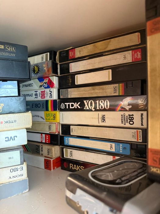 Set lot casete VHS video si cd uri cu muzica filme