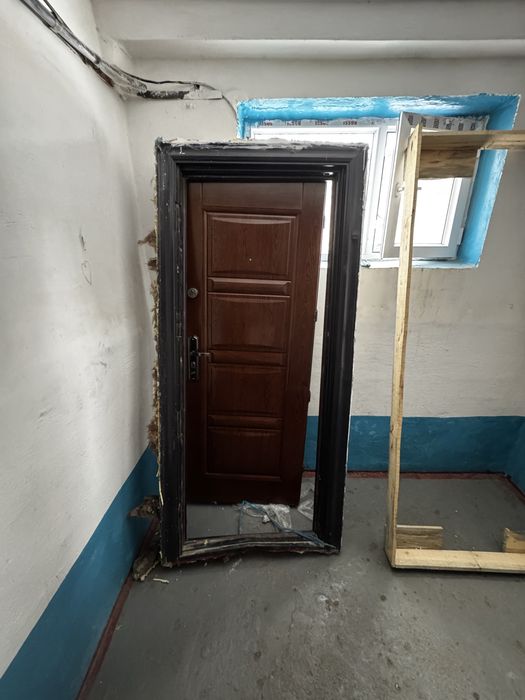 Продам Входную  дверь самовывоз