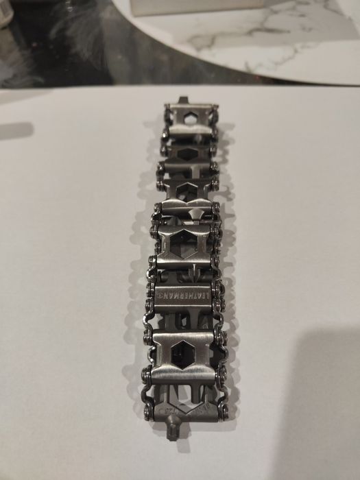 Продавам много запазена гривна Летерман.